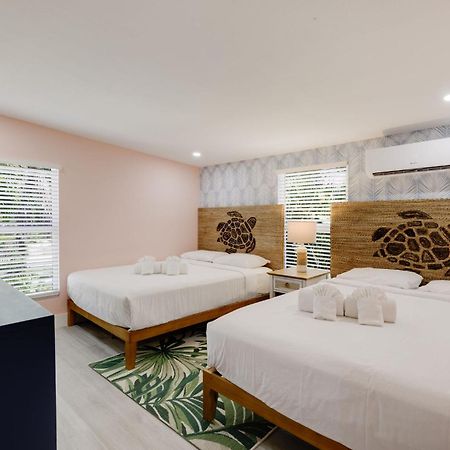 Charming Suite With Balcony And Bikes At Historic Sandpiper Inn سانيبل المظهر الخارجي الصورة